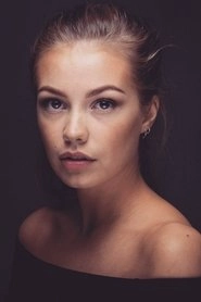 Ảnh diễn viên Julia Bender