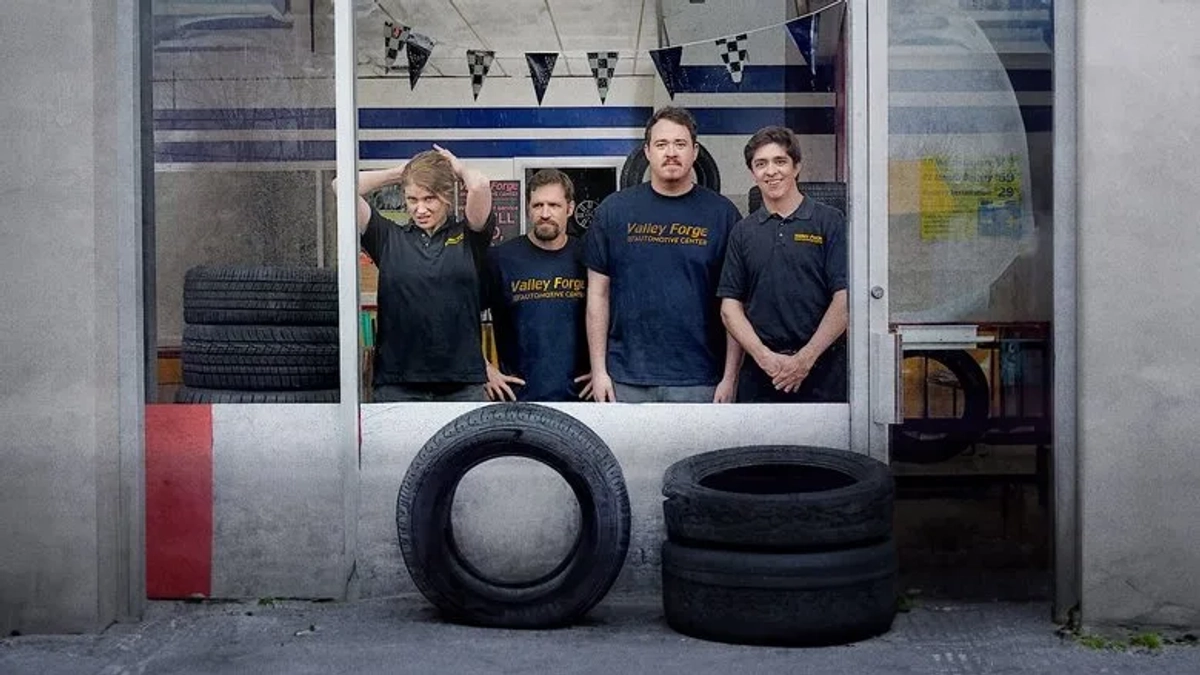Lốp Xe (Phần 3) (Tires (Season 3))